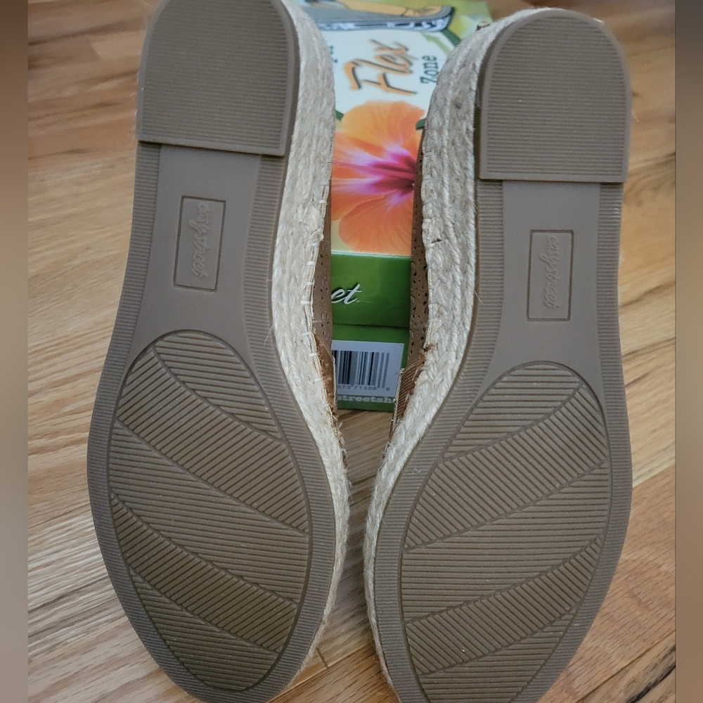 NIB!! Easy Street Zenon Women’s Espadrille Slip-On Shoes - Picture 7 of 9